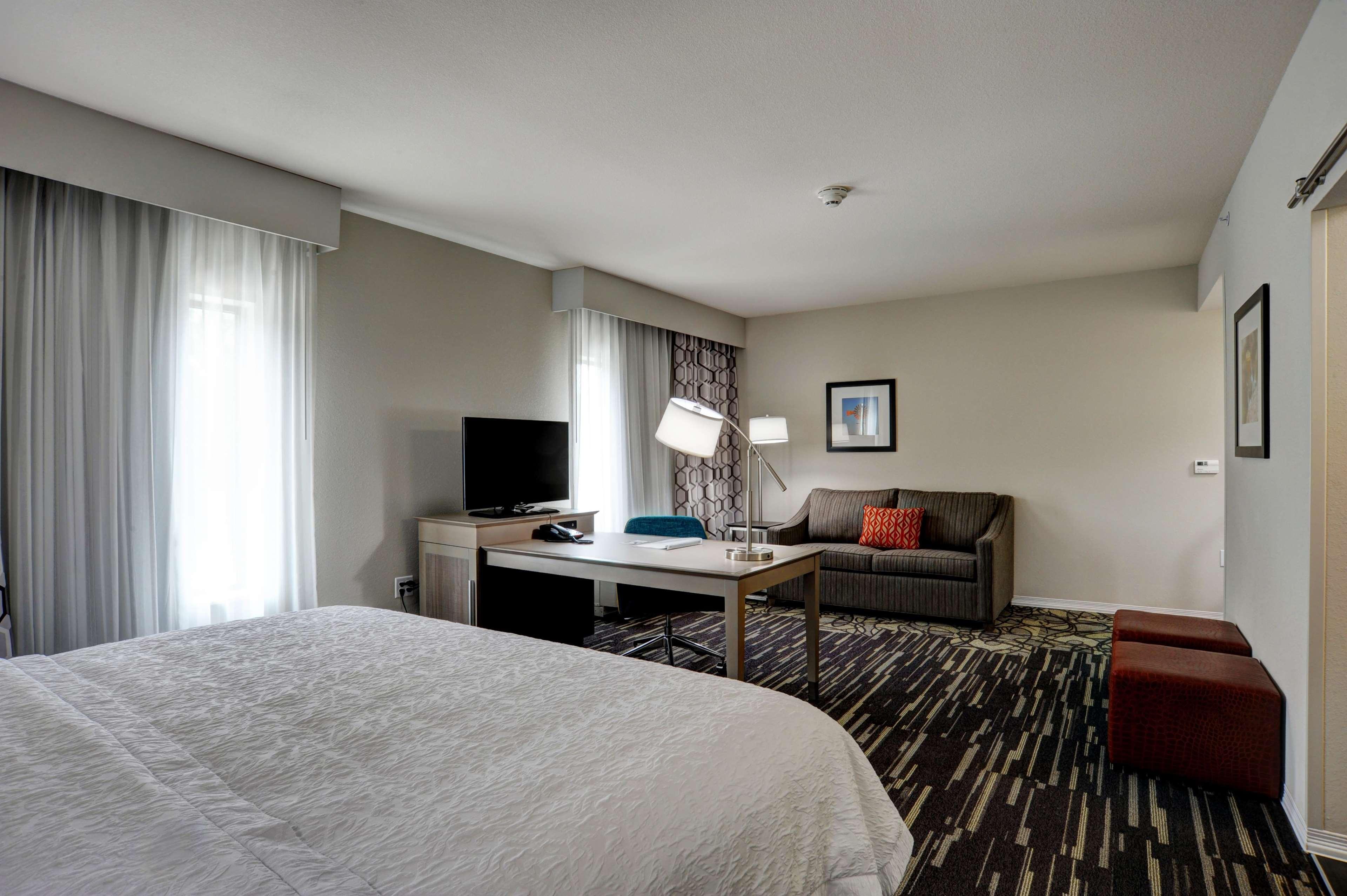 Hampton Inn & Suites ארדמור מראה חיצוני תמונה