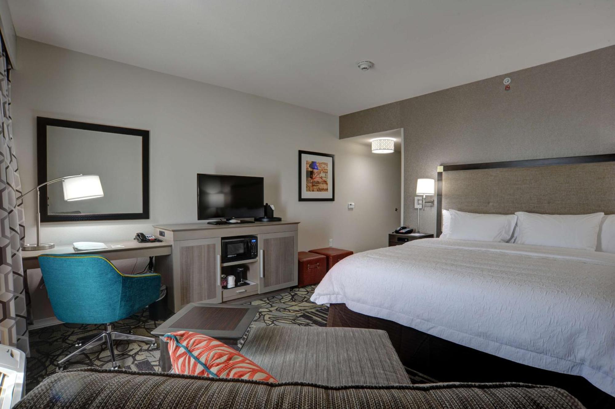 Hampton Inn & Suites ארדמור מראה חיצוני תמונה