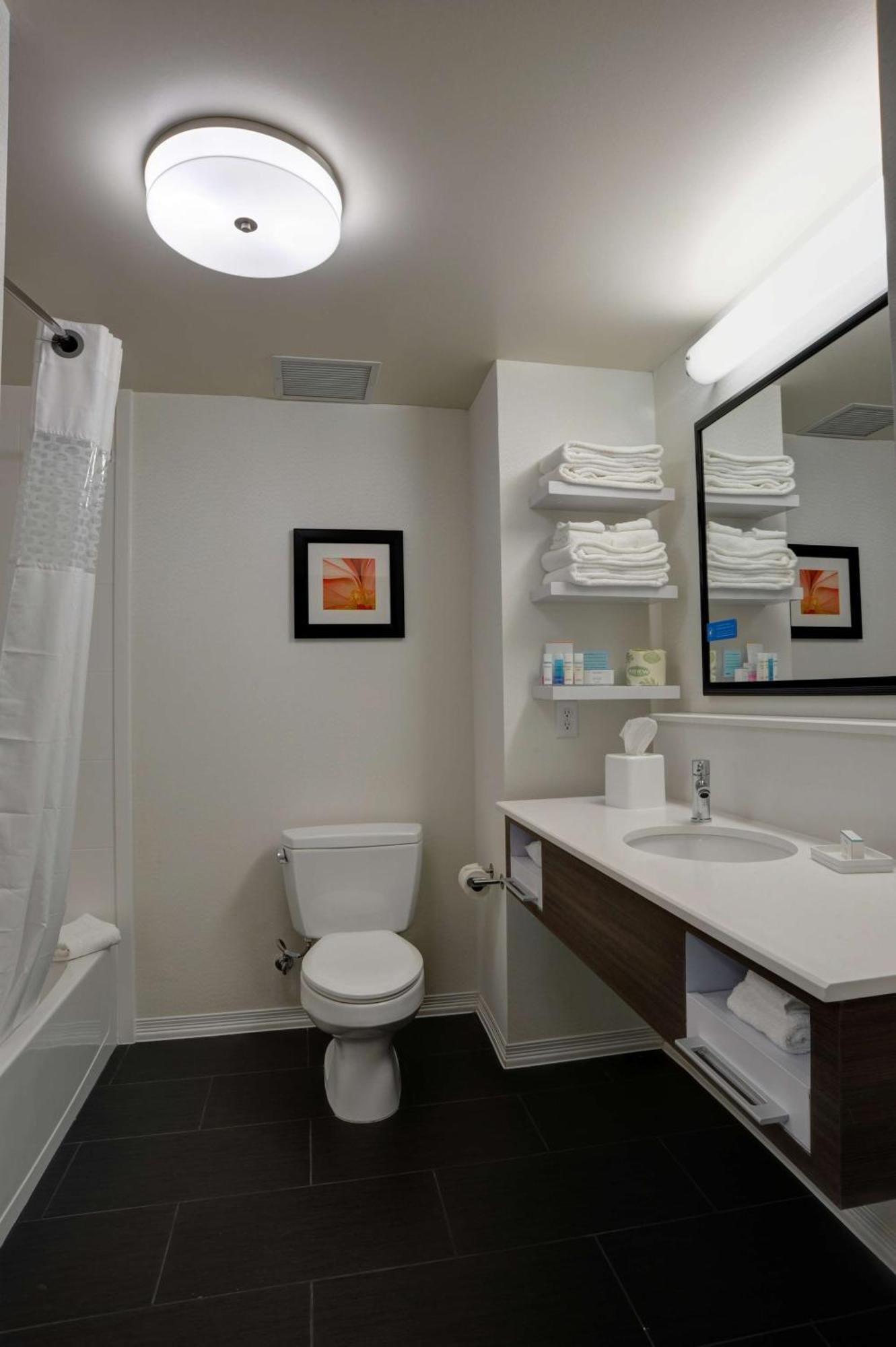 Hampton Inn & Suites ארדמור מראה חיצוני תמונה