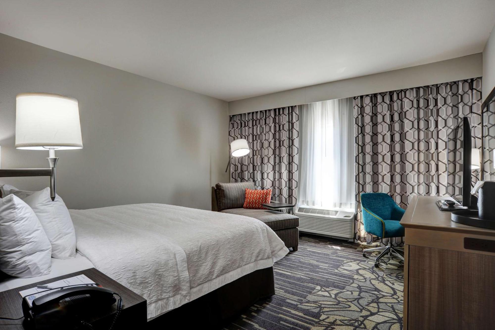 Hampton Inn & Suites ארדמור מראה חיצוני תמונה