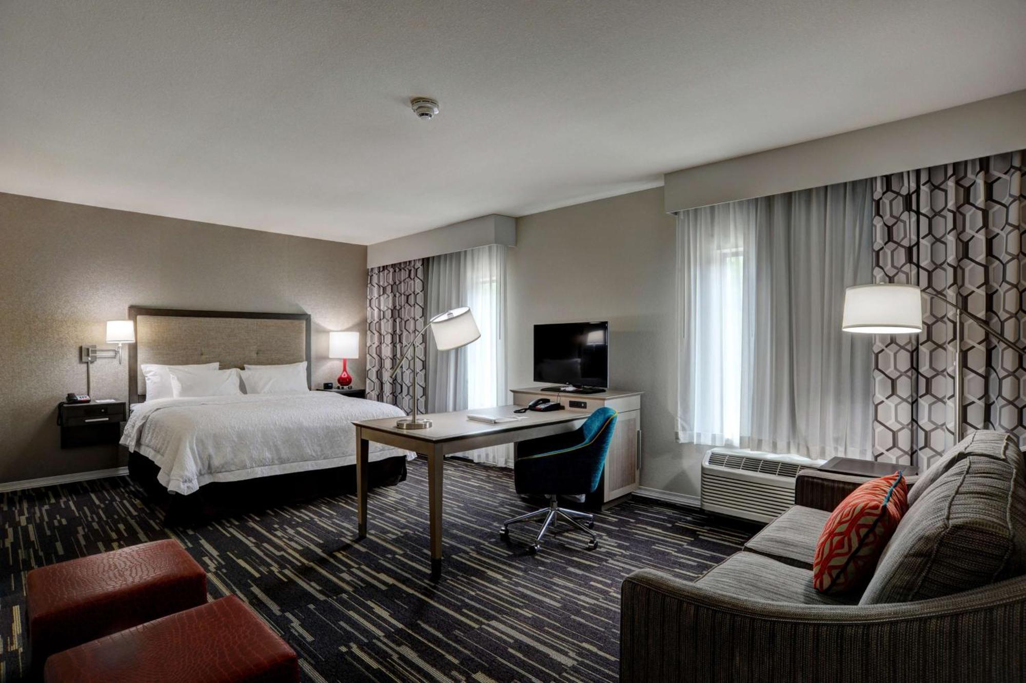 Hampton Inn & Suites ארדמור מראה חיצוני תמונה