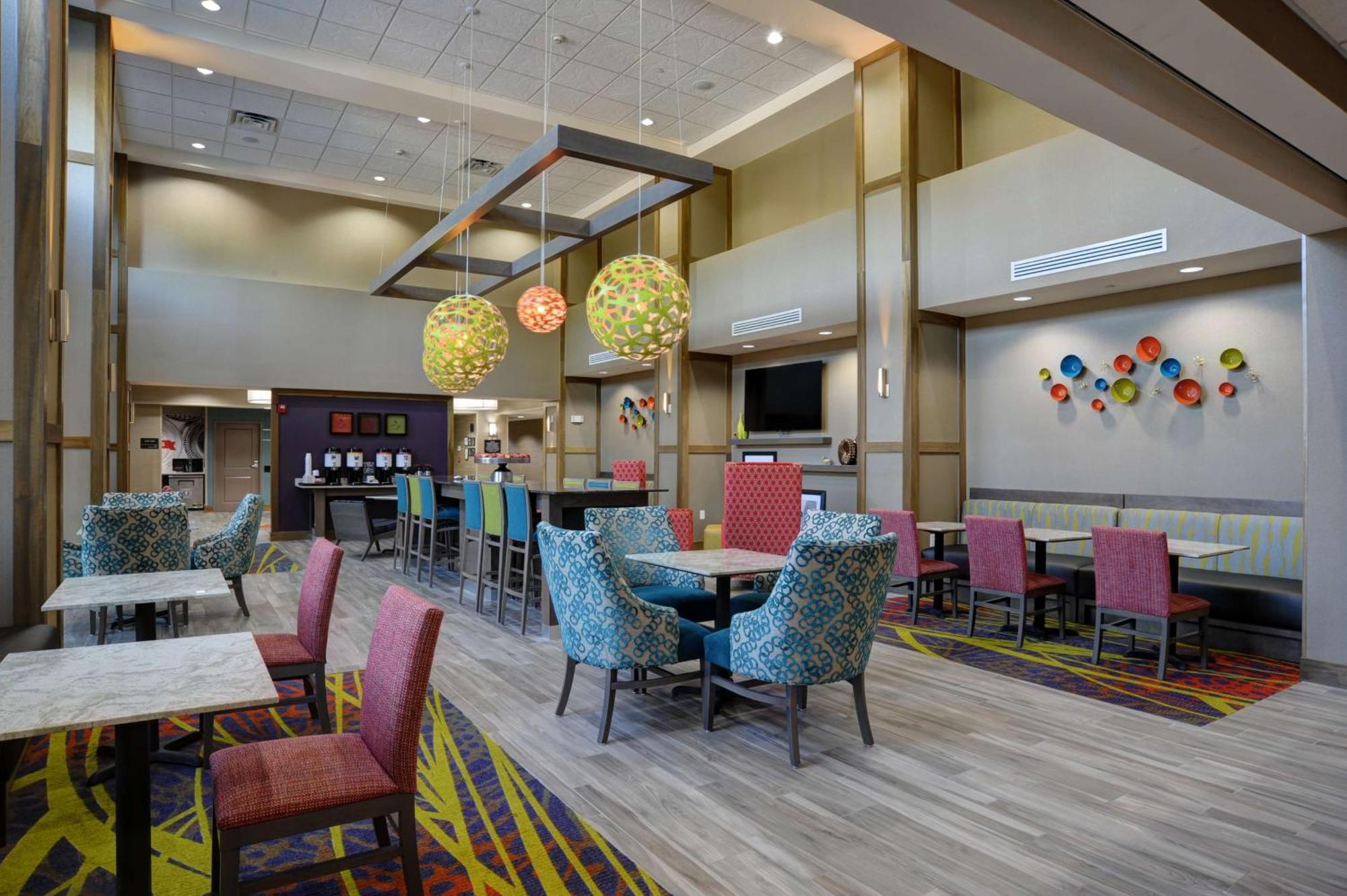 Hampton Inn & Suites ארדמור מראה חיצוני תמונה