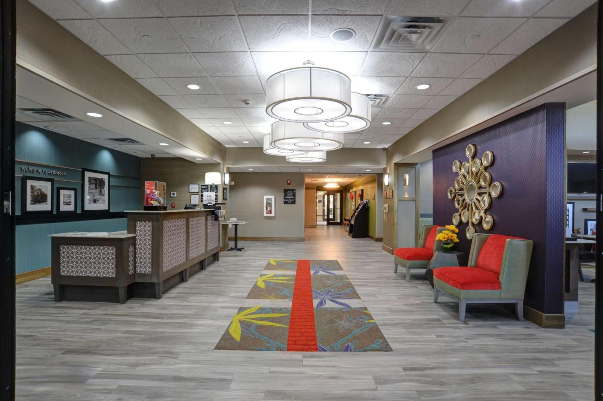 Hampton Inn & Suites ארדמור מראה חיצוני תמונה
