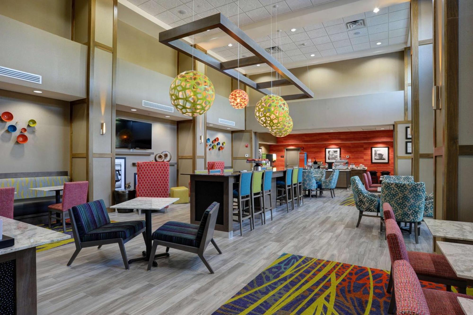 Hampton Inn & Suites ארדמור מראה חיצוני תמונה
